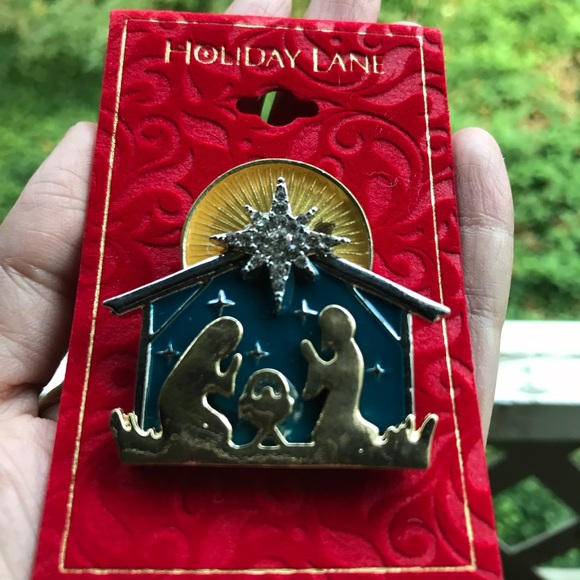 🎄Christmas Nativity pin / Holiday Lane - Picture 1 of 3